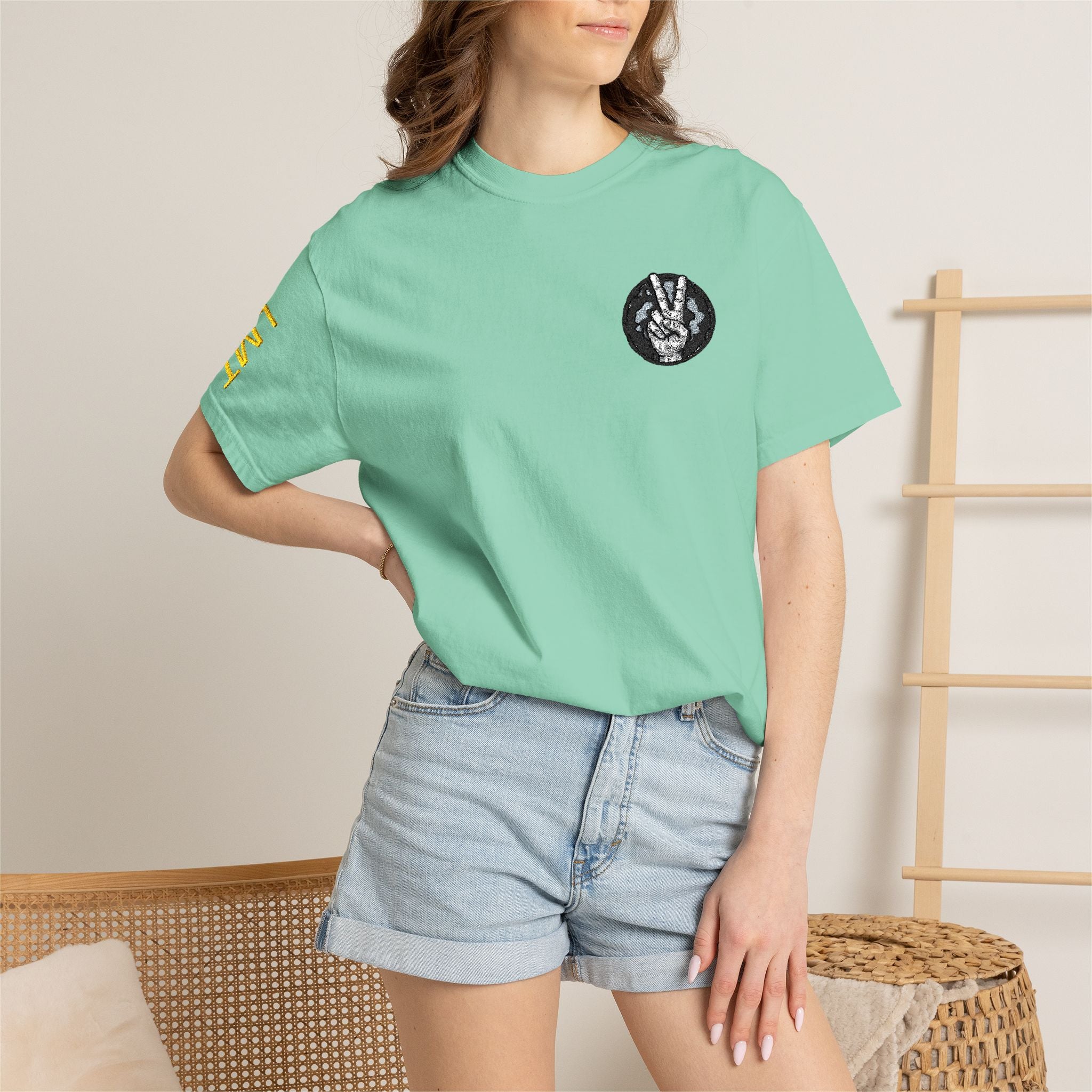Wolf Moon Pocket T-Shirt — Minimal Black Wolf Circle Tee