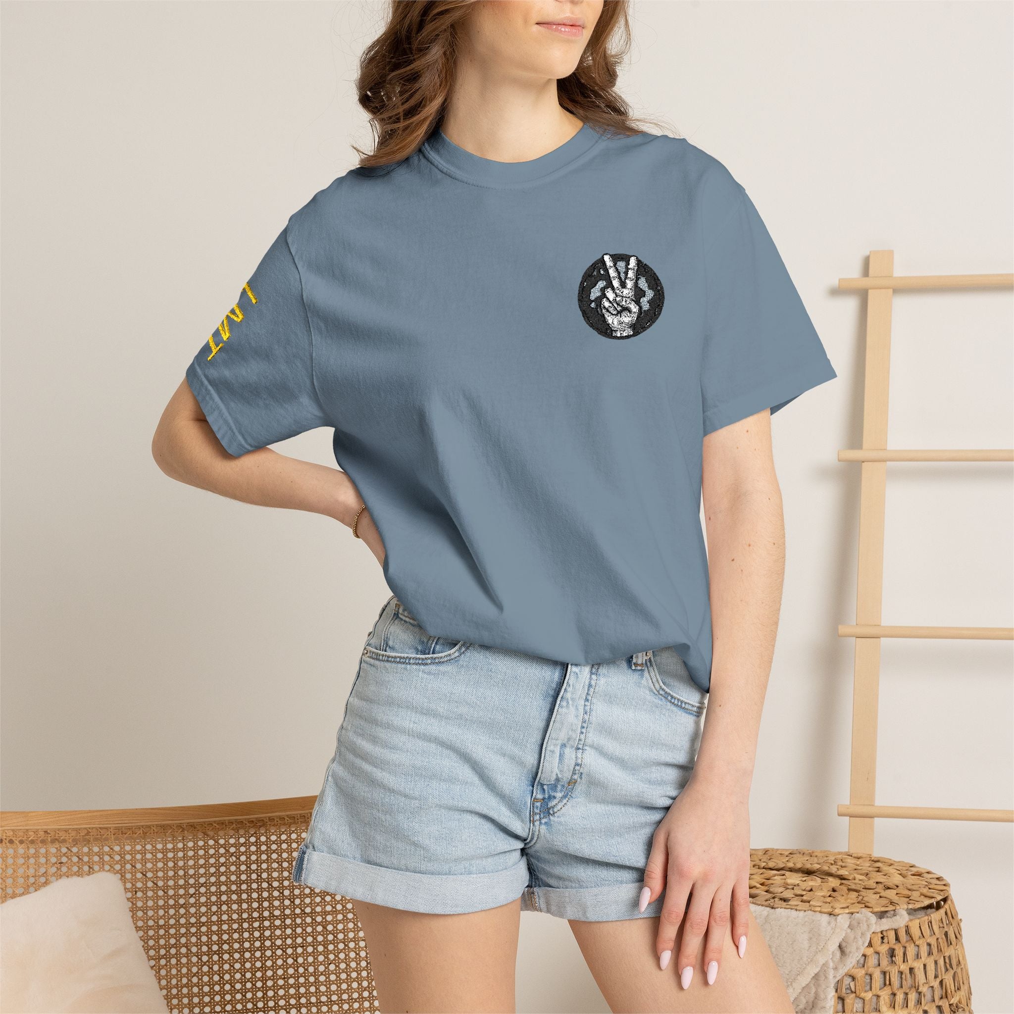 Wolf Moon Pocket T-Shirt — Minimal Black Wolf Circle Tee