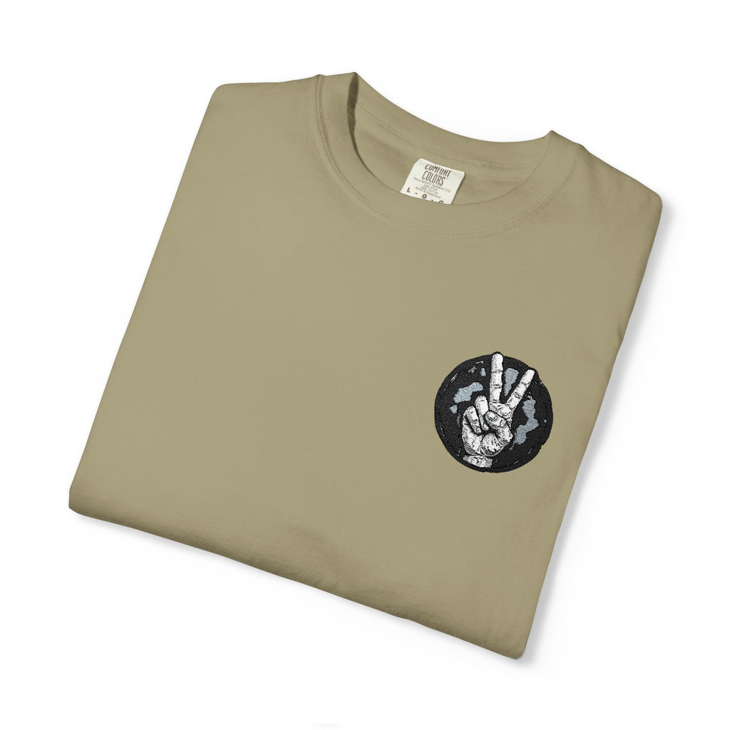 Wolf Moon Pocket T-Shirt — Minimal Black Wolf Circle Tee