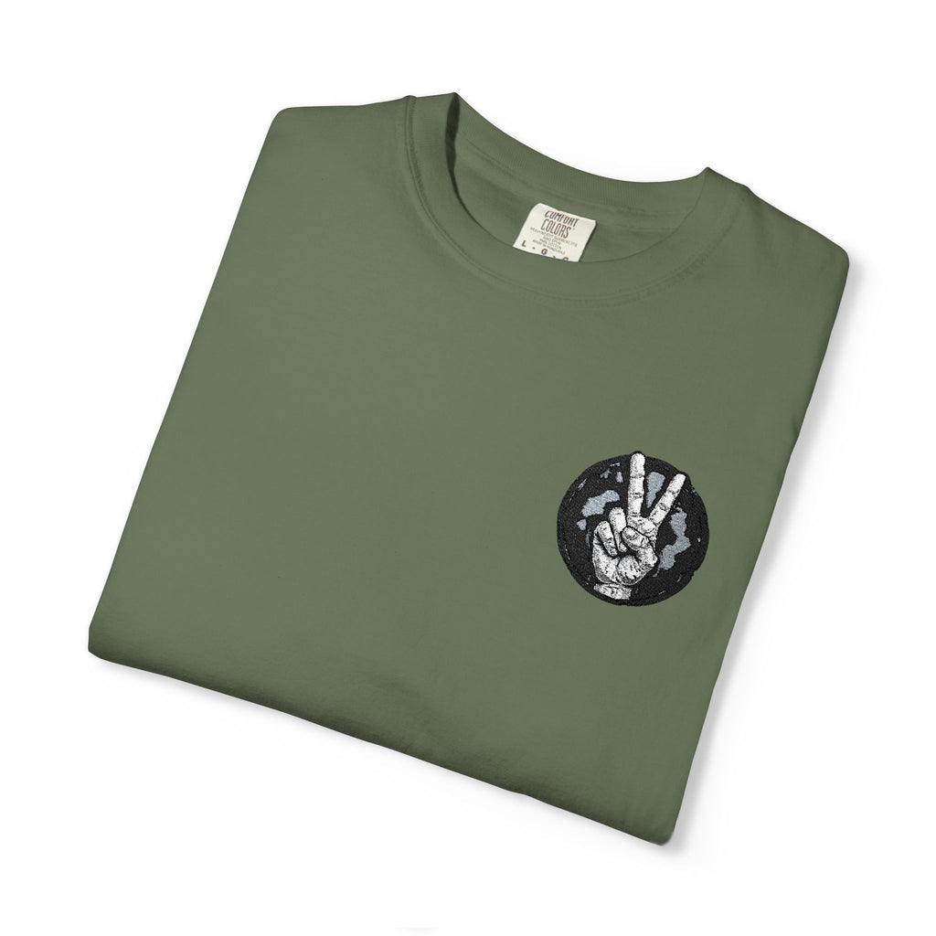 Wolf Moon Pocket T-Shirt — Minimal Black Wolf Circle Tee